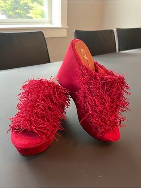 Nature Breeze Red Fringe Slide Mules